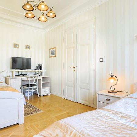 Apartman Nostalgia Κάρλοβι Βάρι Εξωτερικό φωτογραφία